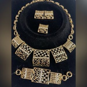 Lot x4 Gold tone jewelry set with rhinestones necklace earrings bracelet & ring